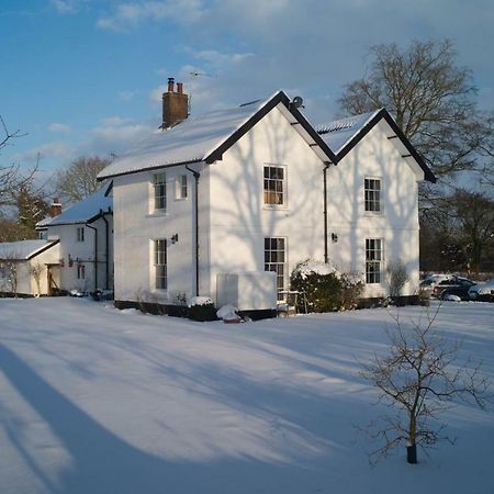 Old Rectory - Scoulton Apartment Great Ellingham Екстериор снимка