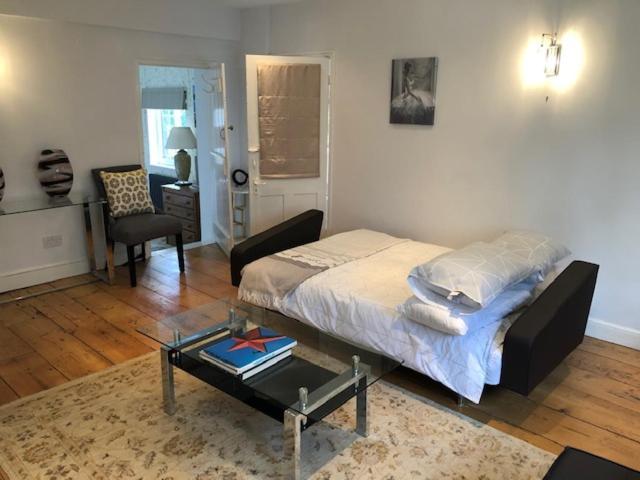 Old Rectory - Scoulton Apartment Great Ellingham Екстериор снимка