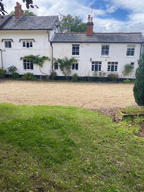 Old Rectory - Scoulton Apartment Great Ellingham Екстериор снимка