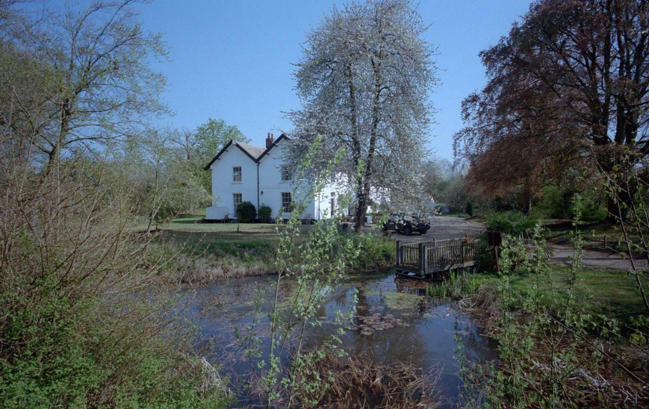 Old Rectory - Scoulton Apartment Great Ellingham Екстериор снимка